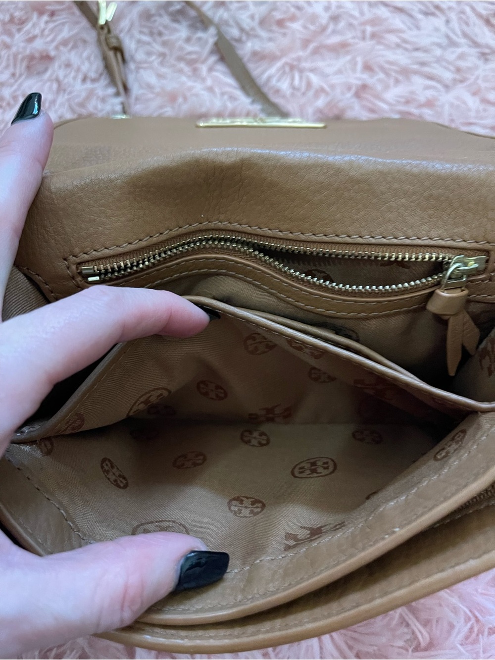 Tory Burch Britten Combo Crossbody Bag Tan Pebbled Leather Gold Logo Flap Bag - Picture 7 of 9